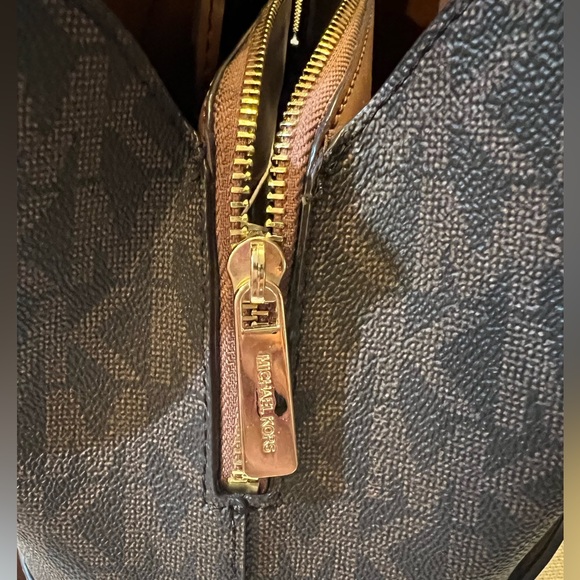 Michael Kors Purse - Picture 3 of 15